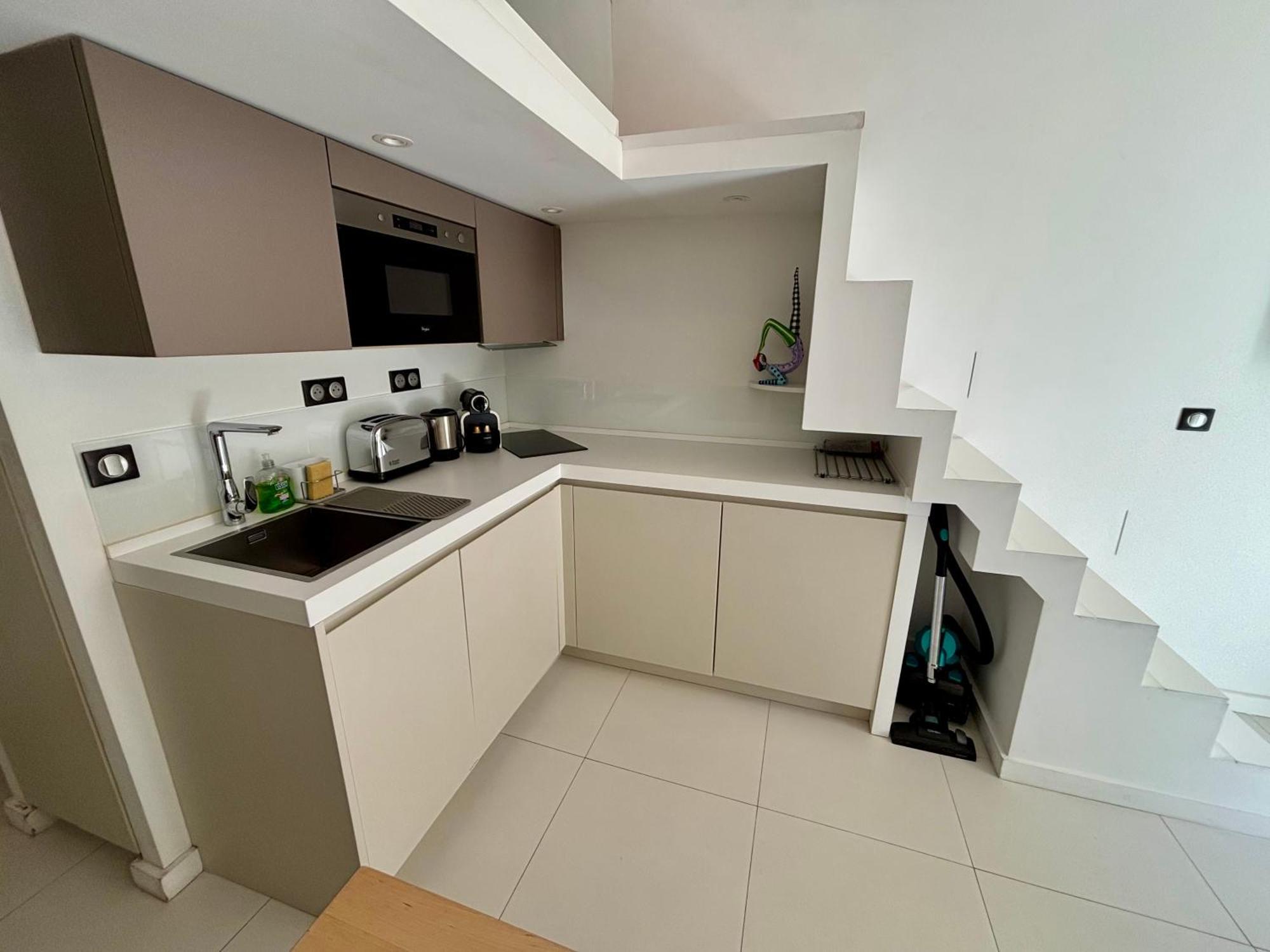 Studio A Louer Au Coeur Du Carre Dor A Nice, Rue Dalpozzo A 150 Metres Des Plages Ngoại thất bức ảnh